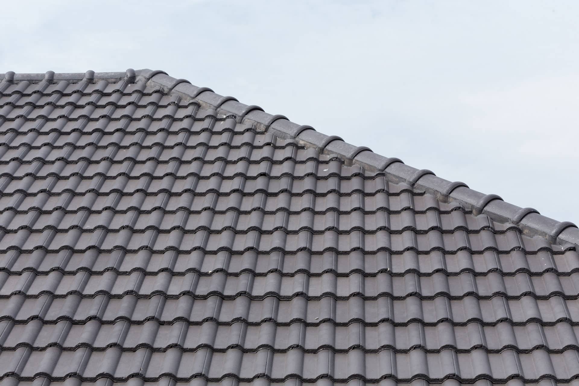 Are there any Benefits to Dark Colored Roof Shingles in South Florida?